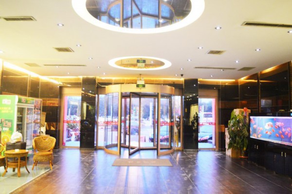 成都夜生活养生群，交友休闲两不误(夜成都养生spa好不好)