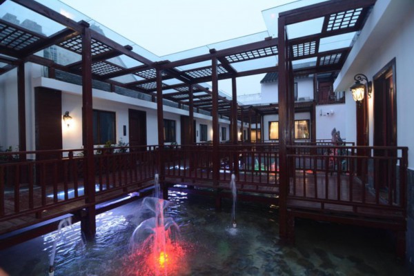 廊桥夜色，成都休闲养生新体验(成都廊桥夜景)